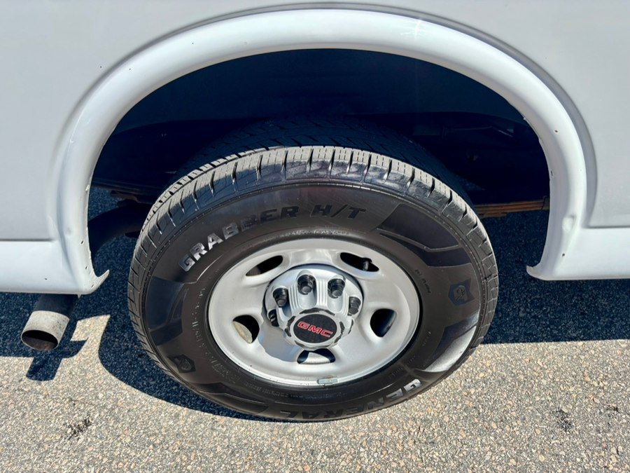 Used 2017 GMC Savana 2500 Extended RWD image 32