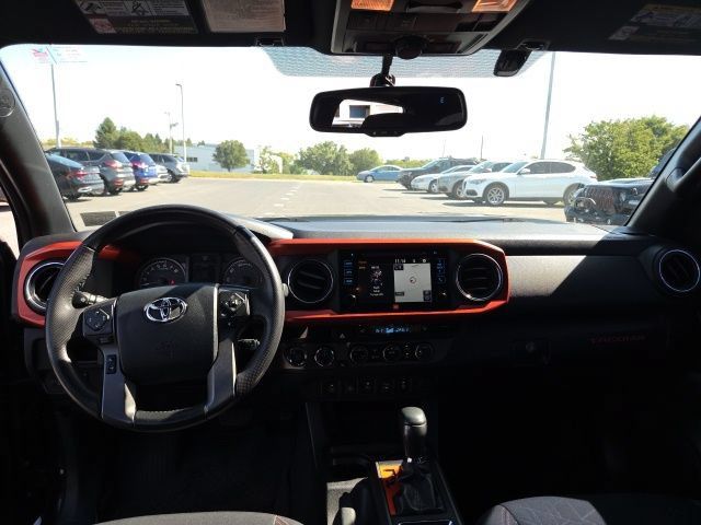 Used 2016 Toyota Tacoma TRD Off-Road AWD/4WD image 6