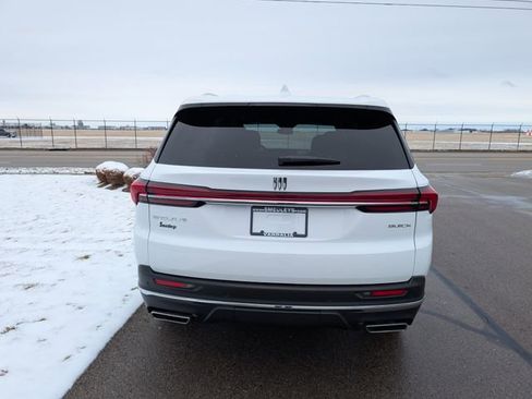 Used 2025 Buick Enclave Preferred image 8
