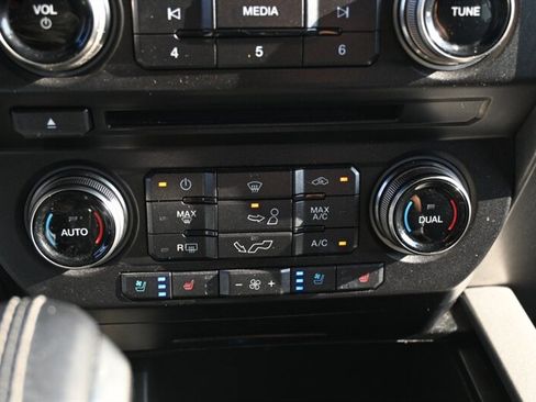 Used 2018 Ford F150 Raptor w/ Equipment Group 802A Luxury image 40