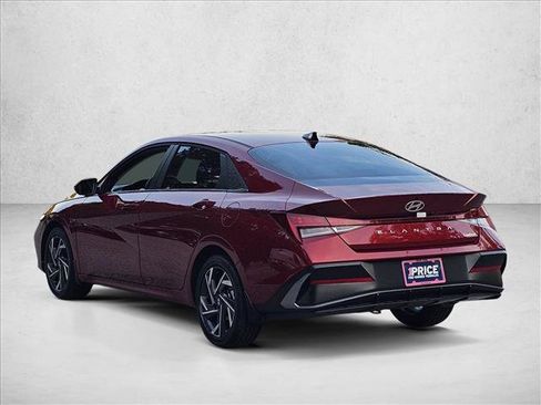 Used 2025 Hyundai Elantra Limited FWD image 9