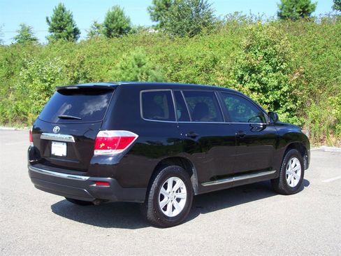 Used 2013 Toyota Highlander FWD image 4