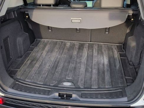 Used 2025 Land Rover Discovery Sport S image 35