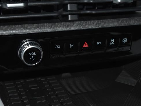 Used 2025 Ford Explorer Platinum w/ LUX Leather Package image 13