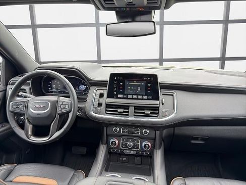 Used 2024 GMC Yukon AT4 w/ AT4 Premium Package AWD/4WD image 19