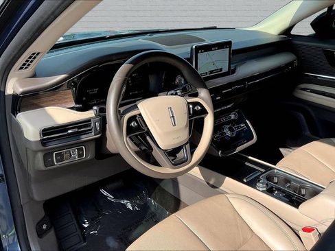 Used 2022 Lincoln Corsair Reserve w/ Elements Package FWD image 17