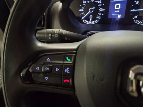 Used 2025 RAM ProMaster 2500 w/ Convenience Group FWD image 21
