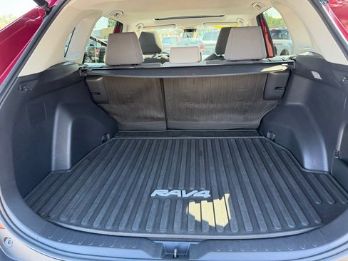 Used 2019 Toyota RAV4 XLE AWD/4WD image 13