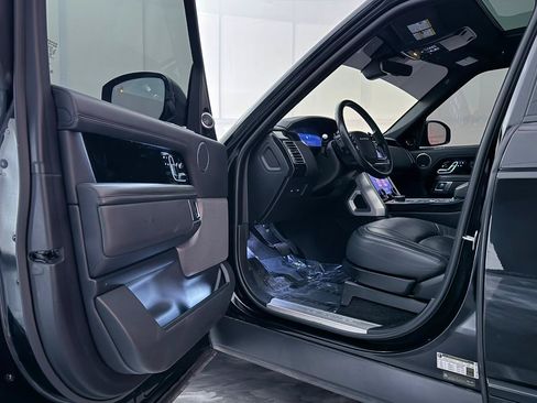 Used 2019 Land Rover Range Rover AWD/4WD image 16