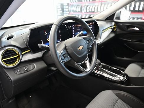 Used 2024 Chevrolet Trax LT w/ Driver Confidence Package image 19