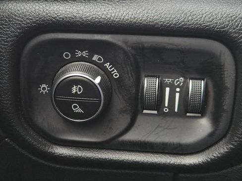 Used 2019 RAM 1500 Laramie image 26