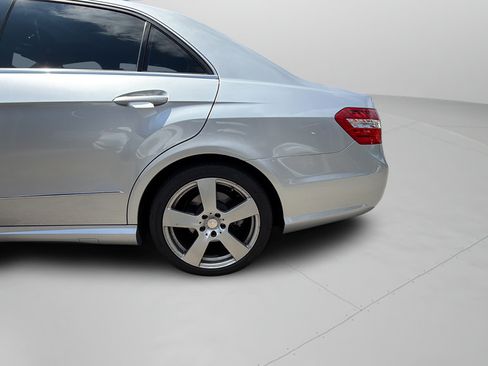 Used 2010 Mercedes-Benz E 350 Sedan image 36