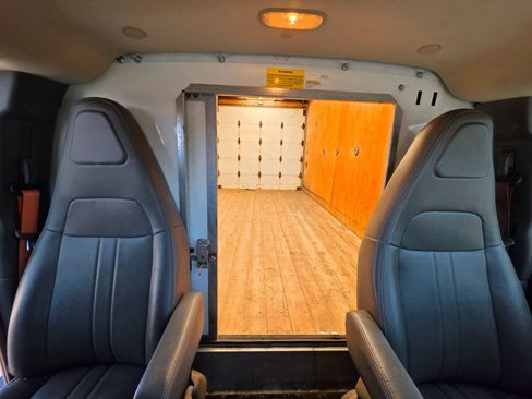 Used 2020 Chevrolet Express 3500 w/ Driver Convenience Package RWD image 12