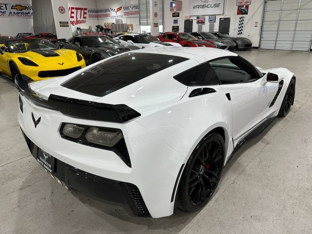 Used 2015 Chevrolet Corvette Z06 w/ 3LZ Preferred Equipment Group RWD image 27