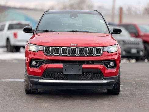 Used 2023 Jeep Compass Limited image 2