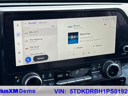 Used 2023 Toyota Highlander XLE image 35