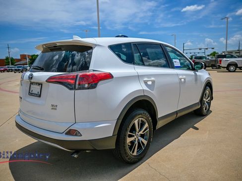 Used 2018 Toyota RAV4 XLE AWD/4WD image 7