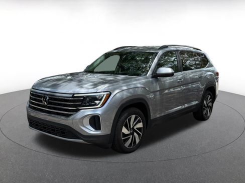 Used 2024 Volkswagen Atlas SE AWD/4WD image 3
