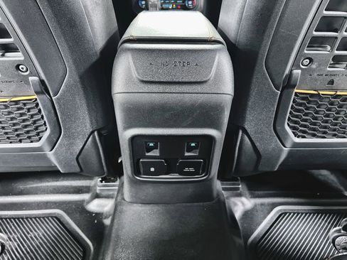 Used 2024 Ford Bronco Badlands AWD/4WD image 22