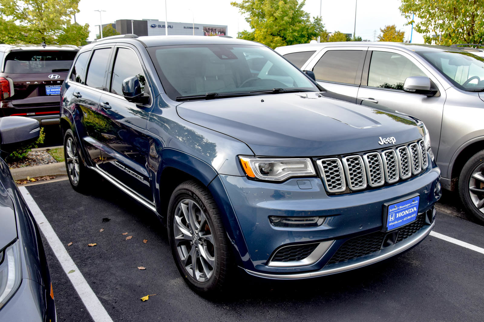 Used 2020 Jeep Grand Cherokee Summit AWD/4WD image 3