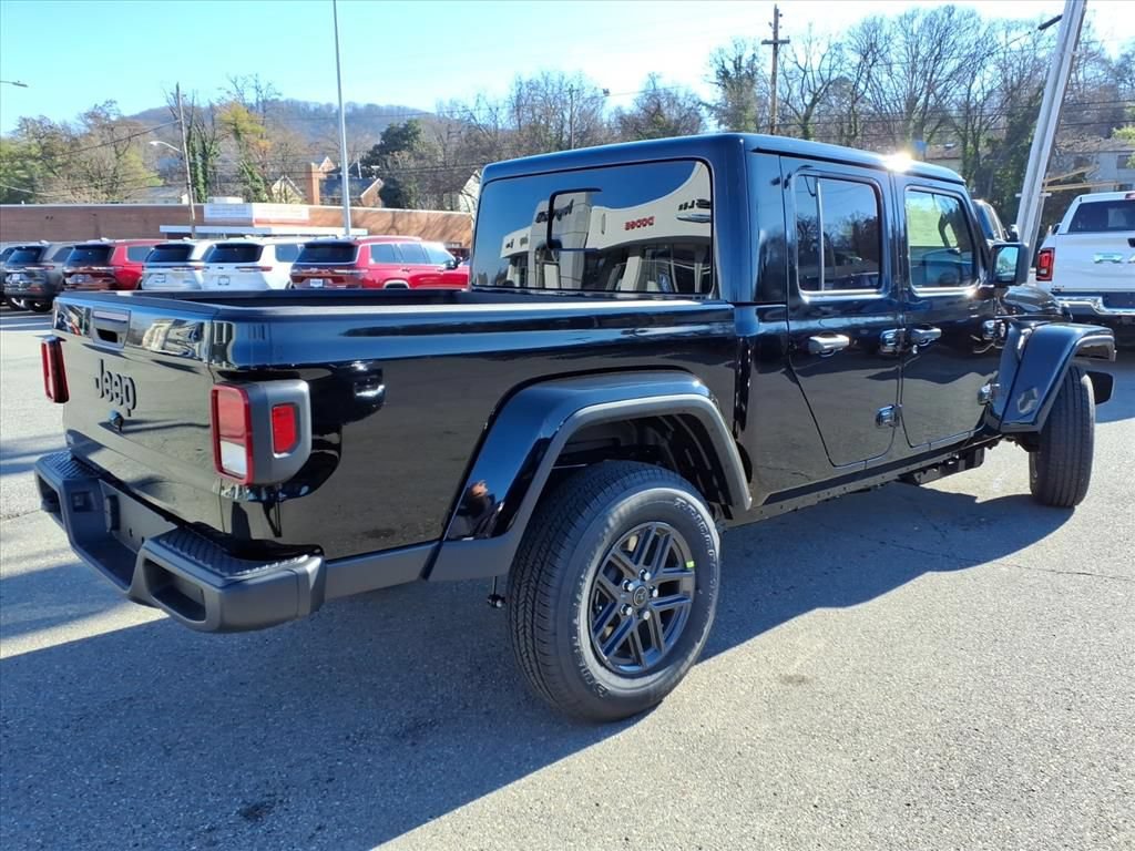 New 2026 Jeep Gladiator Sport AWD/4WD image 4