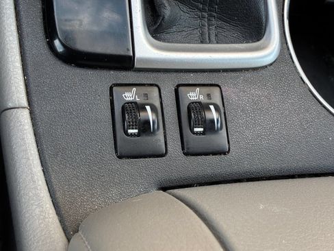 Used 2016 Toyota Highlander XLE AWD/4WD image 9