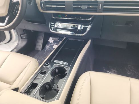 New 2026 Lincoln Corsair Premiere image 26