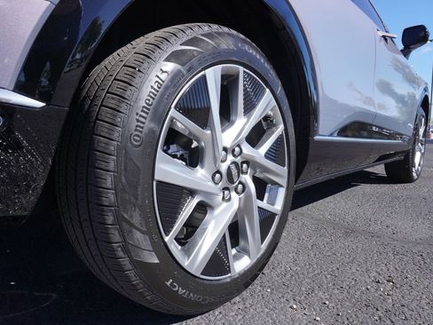 New 2026 Cadillac Optiq Luxury 1 image 7