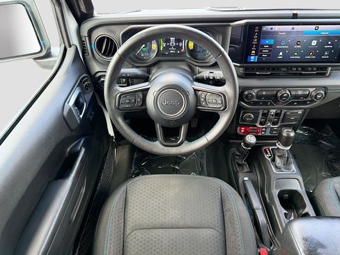 Used 2024 Jeep Wrangler Unlimited Rubicon 4xe AWD/4WD image 15