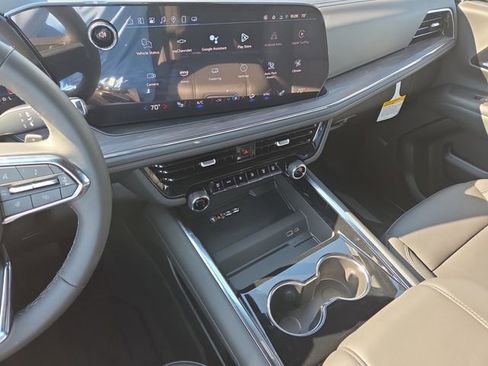 New 2025 Chevrolet Suburban Z71 w/ Z71 Off-Road Package image 13