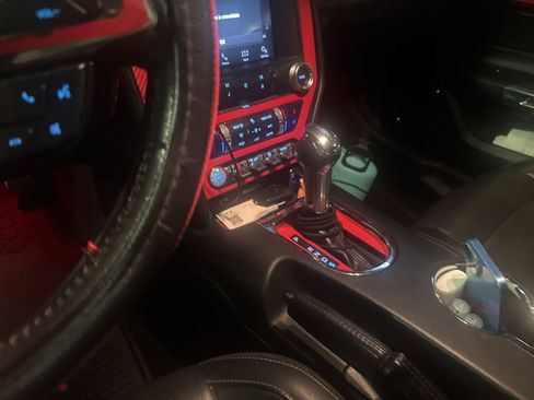 Used 2017 Ford Mustang Premium image 18