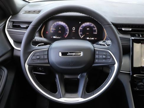 New 2025 Jeep Grand Cherokee Altitude image 20