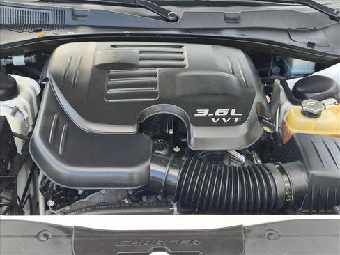 Used 2022 Dodge Charger SXT RWD image 15