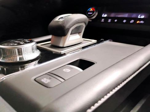 Used 2024 Mitsubishi Outlander ES image 39