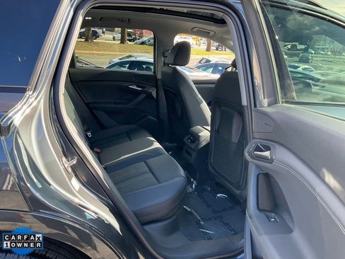 Used 2025 Audi Q6 e-tron Premium w/ Convenience Package image 47