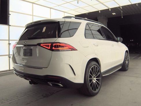 Used 2021 Mercedes-Benz GLE 350 w/ AMG Line Exterior image 2