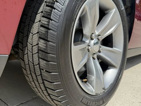 Used 2019 Dodge Challenger SXT RWD image 9
