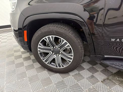 Used 2024 Jeep Wagoneer L Series II w/ Flexible Seating Group RWD image 13