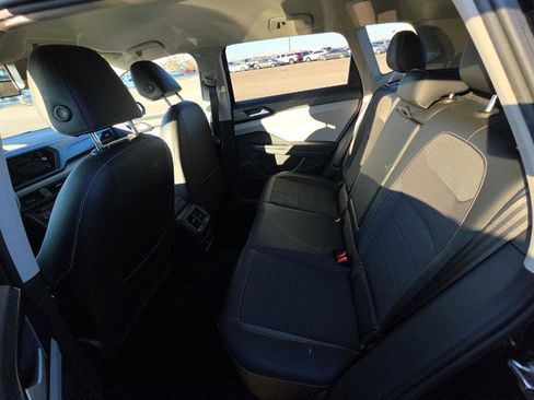 Used 2022 Volkswagen Taos SE image 10