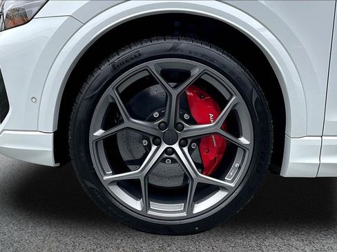 New 2026 Audi RS Q8 performance image 13