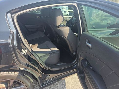 Used 2019 Dodge Charger SXT w/ Blacktop Package RWD image 11