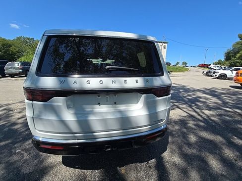 Used 2024 Jeep Wagoneer Series III AWD/4WD image 6