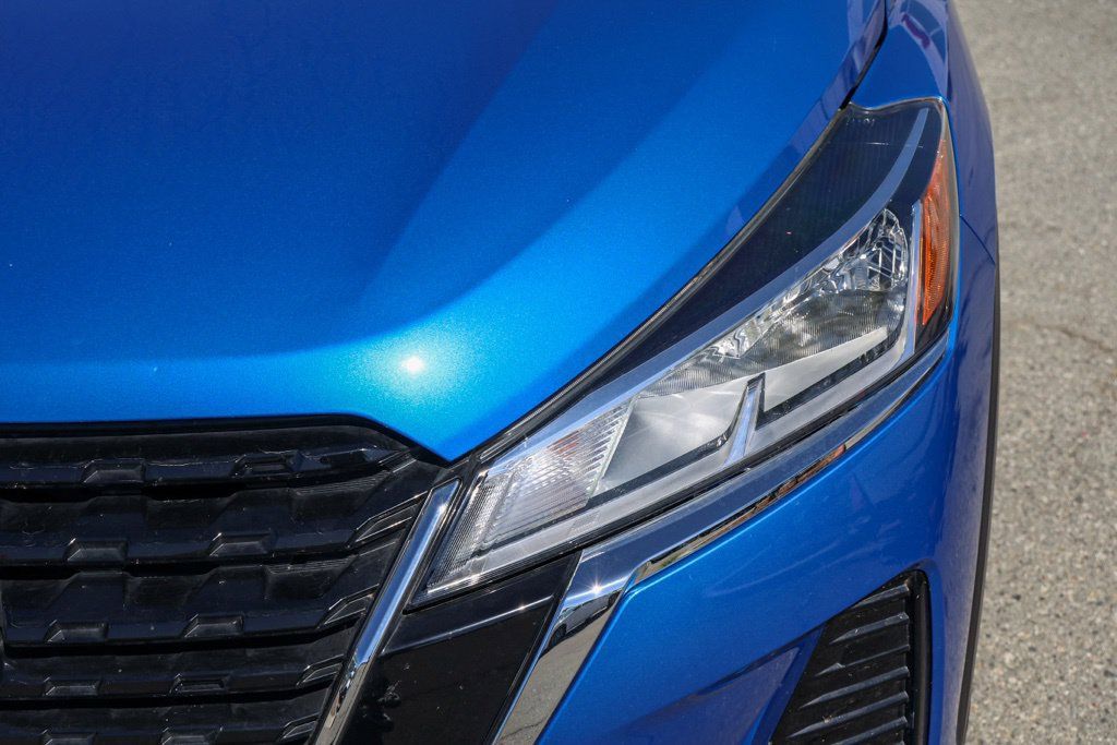 Used 2024 Nissan Kicks SV FWD image 11