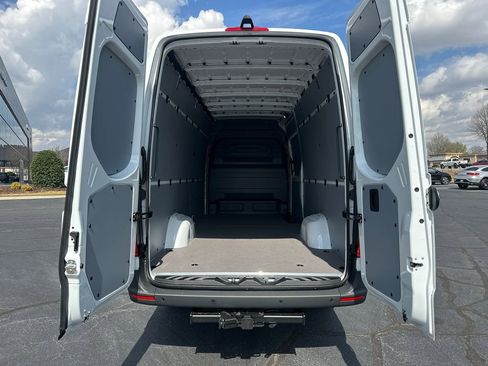 New 2026 Mercedes-Benz Sprinter 2500 image 19