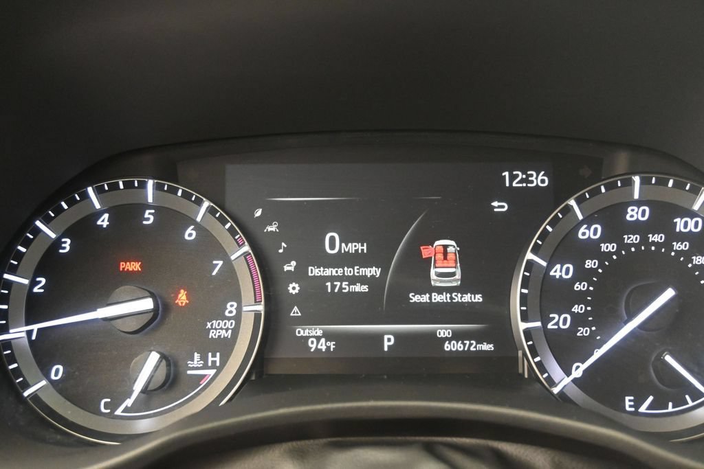 Used 2021 Toyota Highlander XLE AWD/4WD image 13