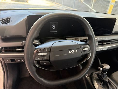 Used 2025 Kia K4 FWD image 27