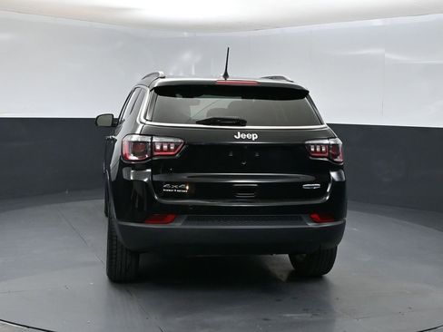 Used 2021 Jeep Compass Latitude w/ Convenience Group AWD/4WD image 3