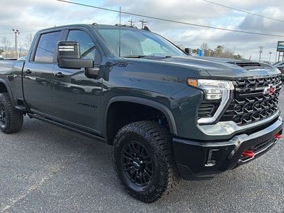 New 2026 Chevrolet Silverado 2500 ZR2 w/ LPO, Dark Essentials Package