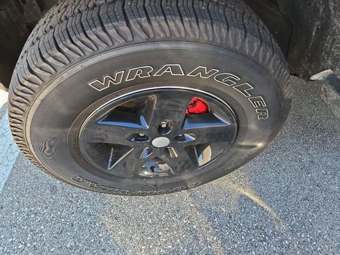 Used 2016 Jeep Wrangler Unlimited Sport w/ Quick Order Package 24S image 4