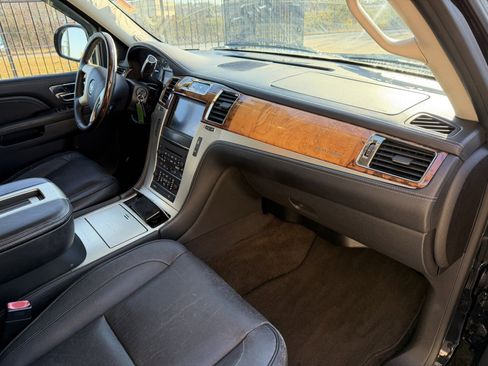 Used 2012 Cadillac Escalade ESV Platinum image 19